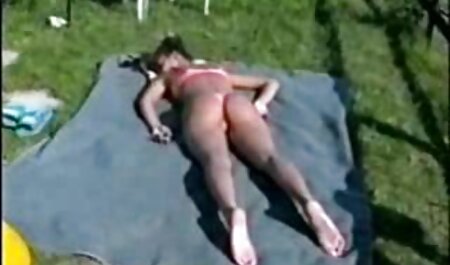 Une adolescente lèche la prof élève sexe chatte avant de faire des ciseaux