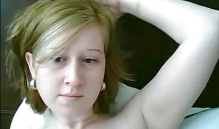 La brune aux gros seins Jelena sexe prof français Jensen a besoin de votre sperme sur ses pieds chauds