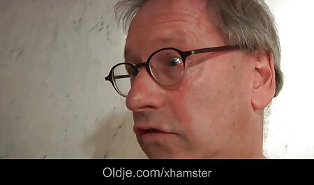 Nasty Saggy Tits sexe français prof enculer dans un bar 2 bites