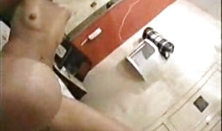 Hot Ass video sexe prof Barmaid baise pour de l'argent au travail