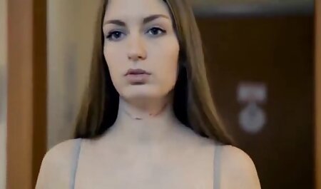 Un mec video sexe prof audacieux mange et baise son vagin